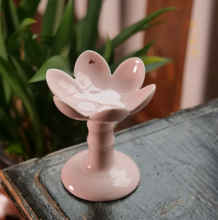 了物樱花粉烛台