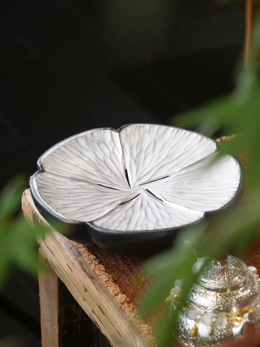 十廿手作花瓣大壶承