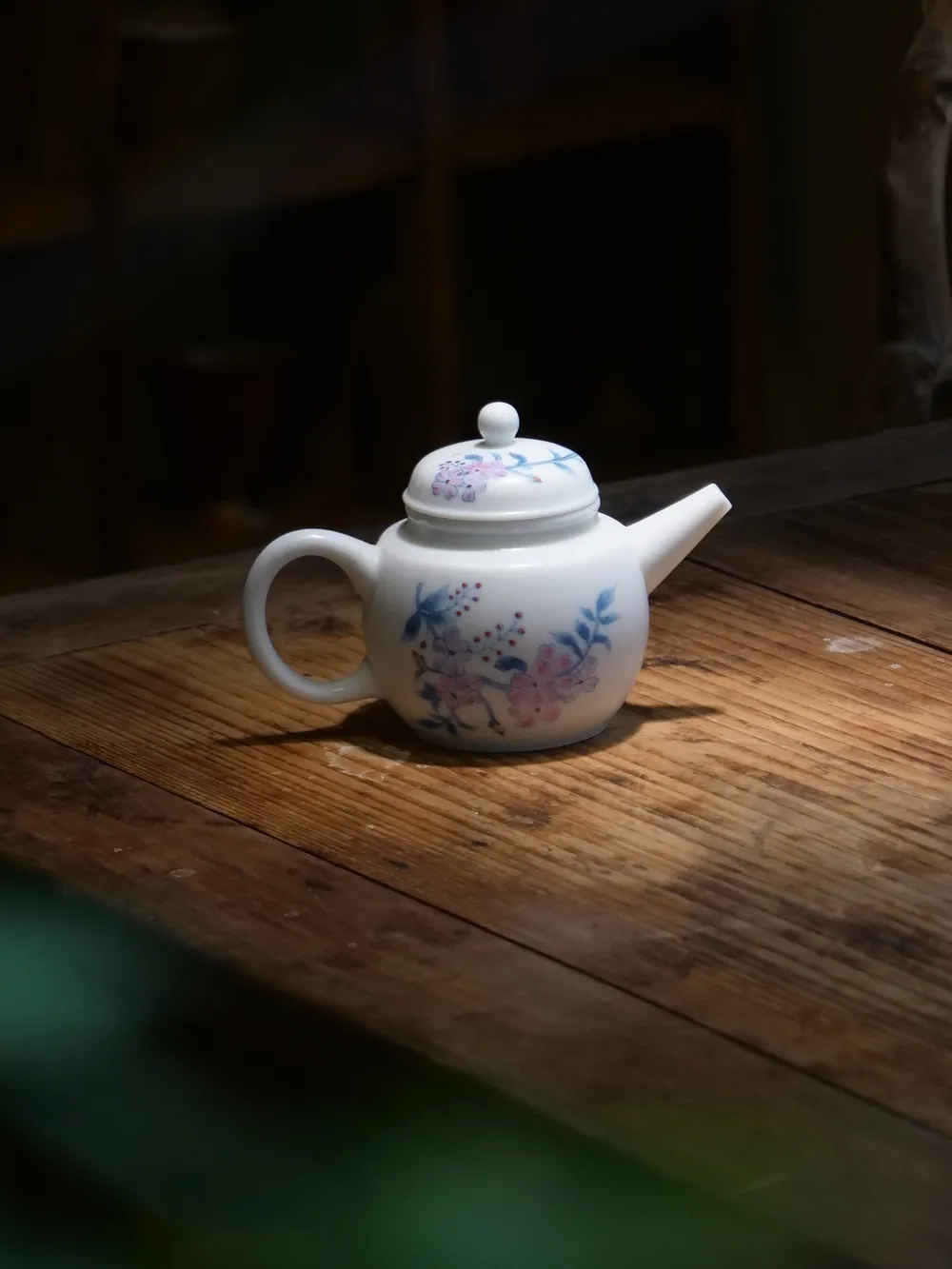 华箐堂斗彩蓝楹花花壶