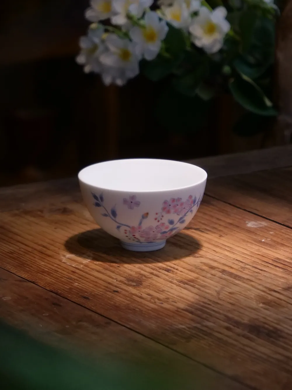 华箐堂斗彩蓝楹花鸡心杯
