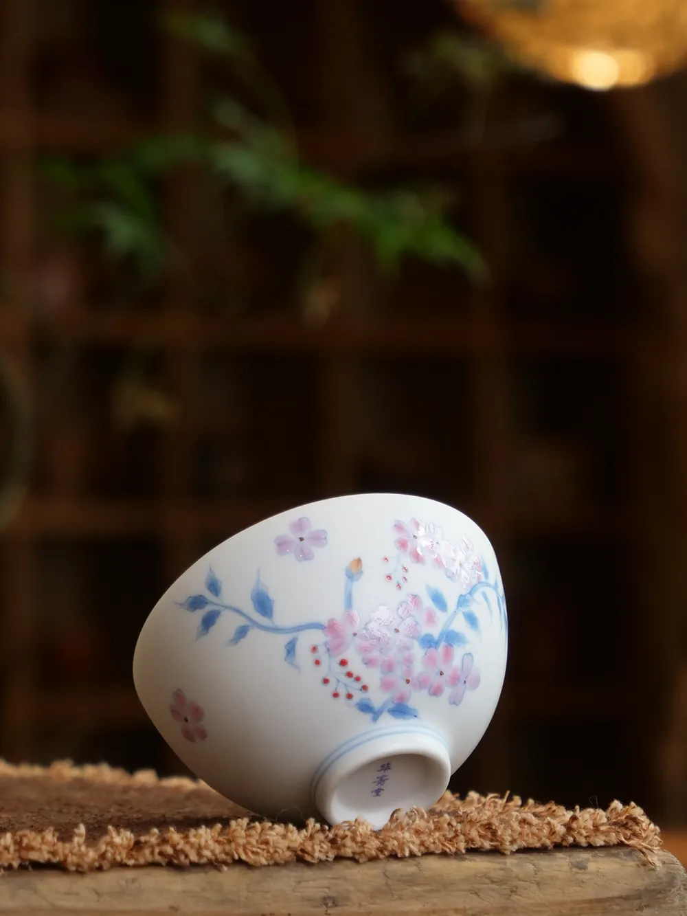 华箐堂斗彩蓝楹花鸡心杯