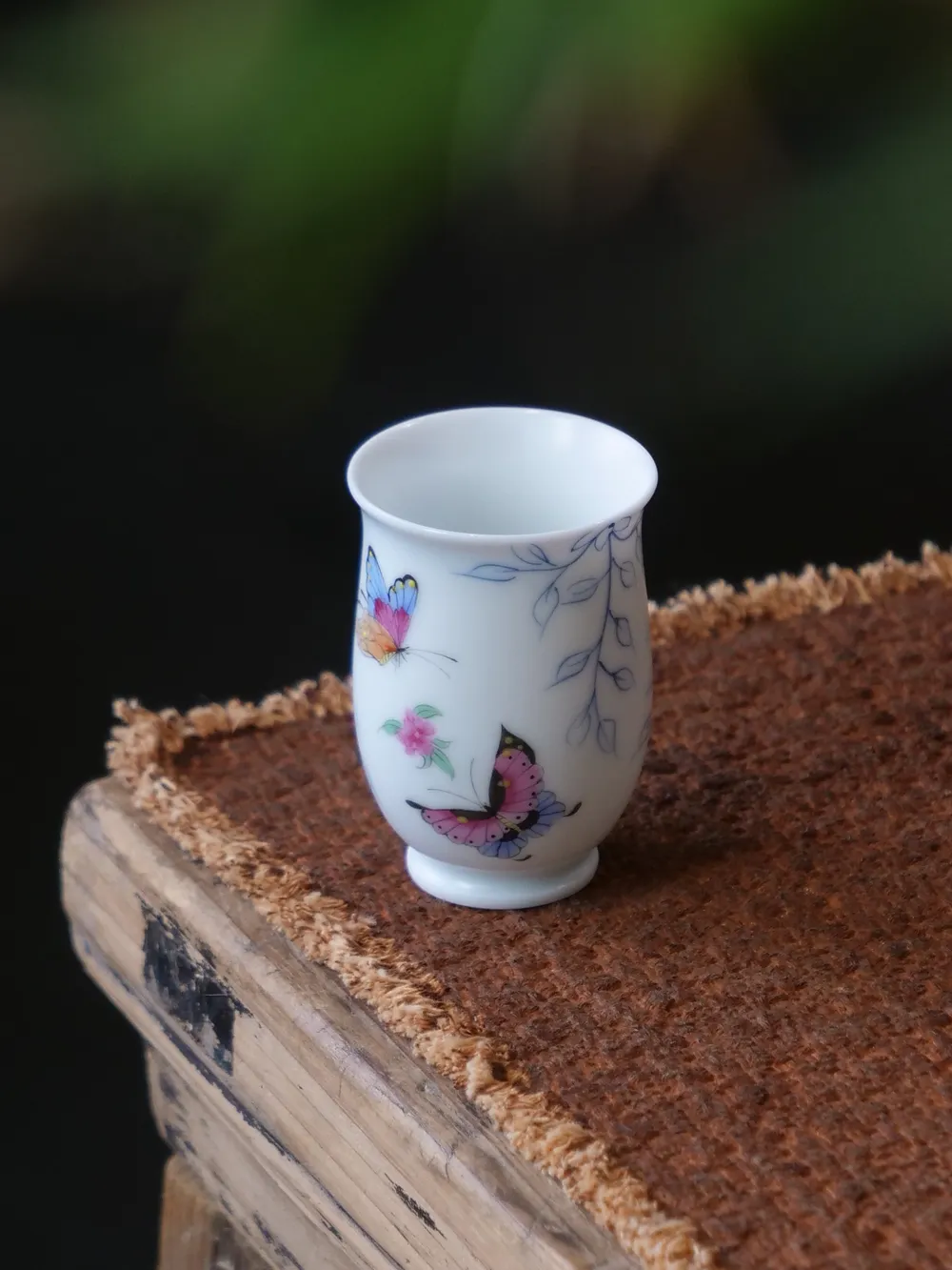 华箐堂斗彩蝴蝶闻香杯
