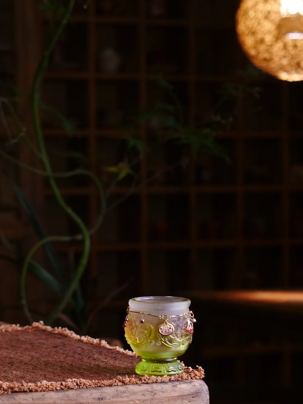 绿色琉璃高脚杯+提溜