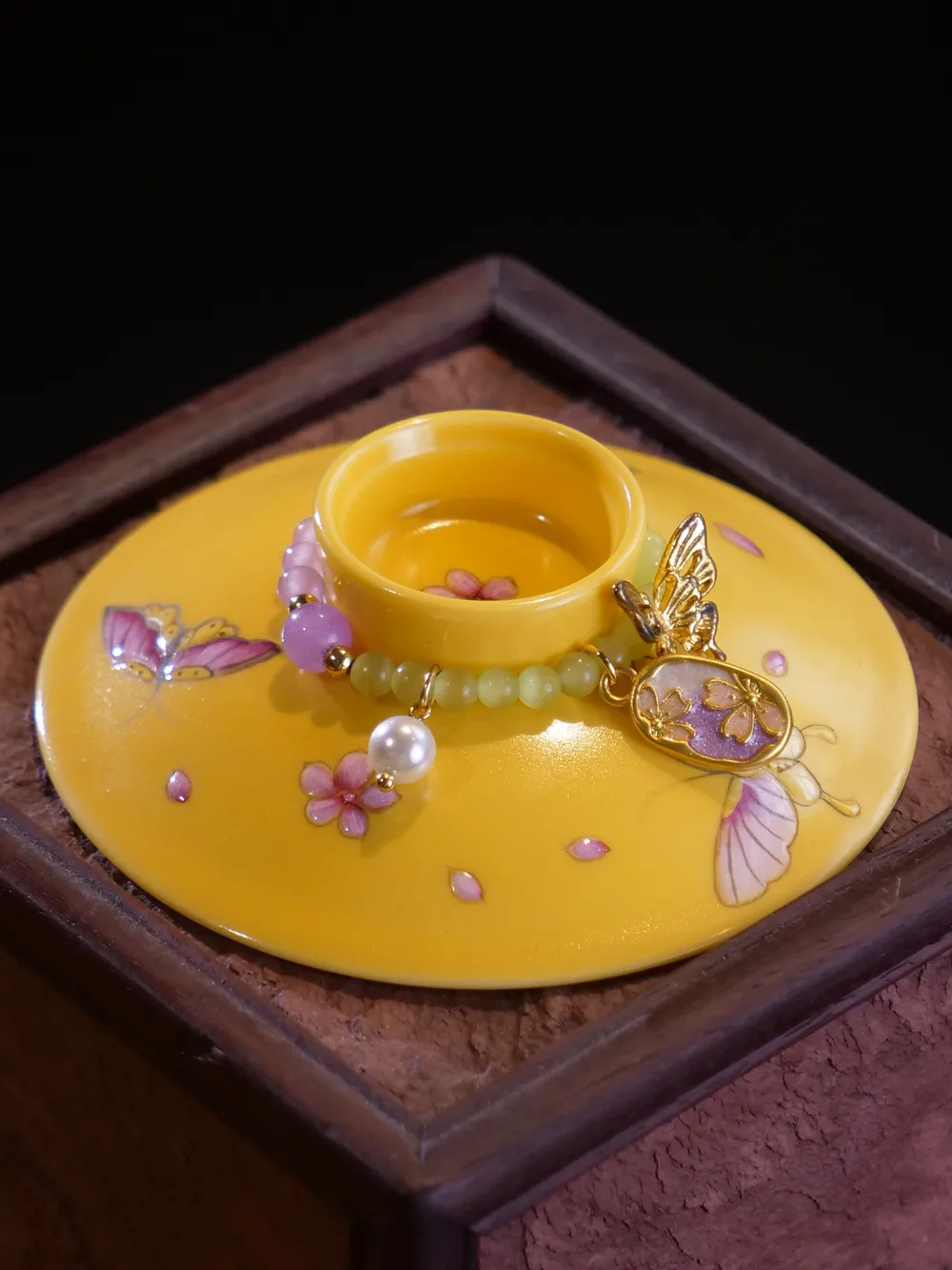 鸡油黄盖碗的提溜