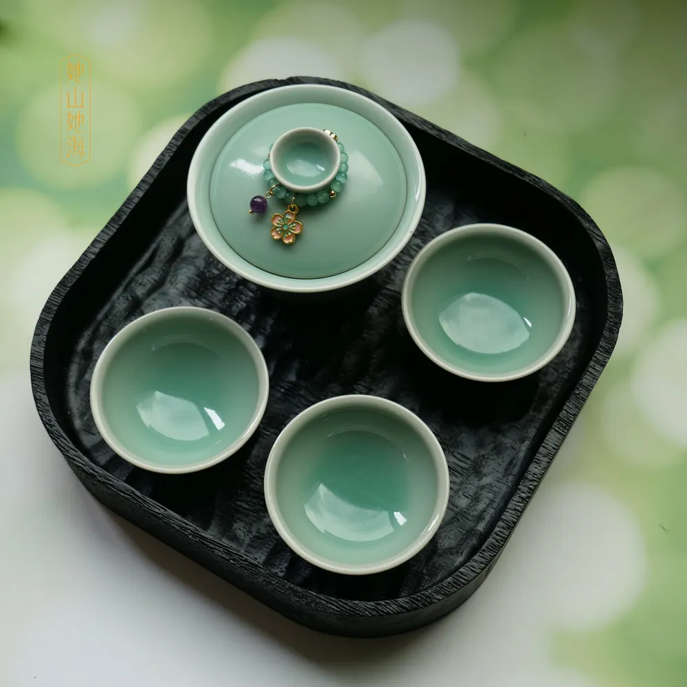 黑色木质圆角壶承