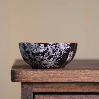 玄紫银牡丹花口杯