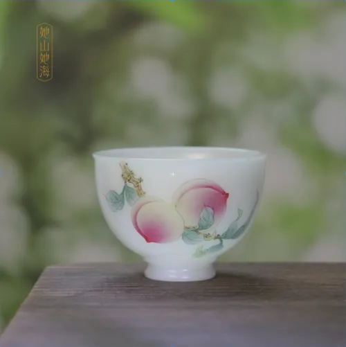 璞玉桃子鸡心杯