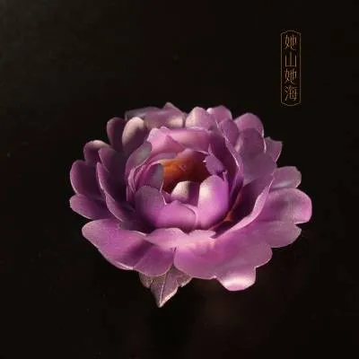 紫牡丹陶瓷摆件