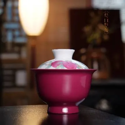 胭脂红手绘桃子二才盖碗