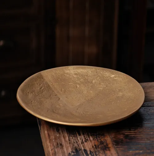 金色铜壶承
