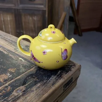 鸡油黄蝴蝶手拉壶
