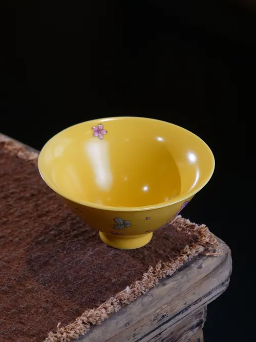 鸡油黄蝴蝶斗笠杯